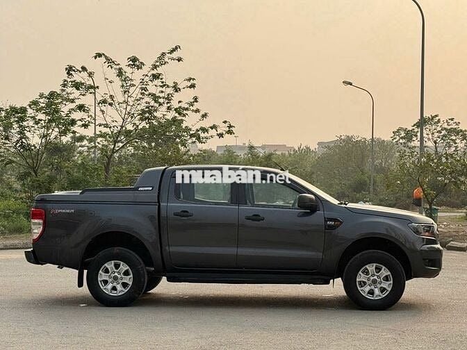Bán xe Ford Ranger 2017 XLS 2.2L 4x2 AT bao đẹp