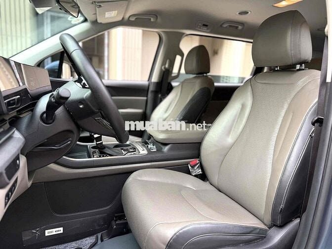 New Kia Carnival 2024 2.2D Luxury - 18.000 km