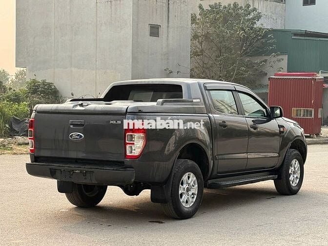 Bán xe Ford Ranger 2017 XLS 2.2L 4x2 AT bao đẹp