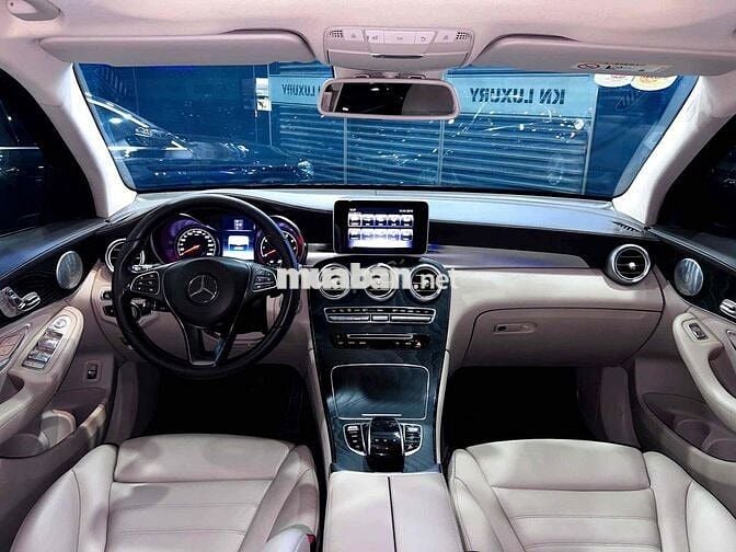 Mercedes Benz GLC 300 Model 2019 4MATIC - 63000 km