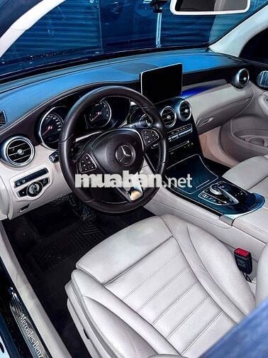 Mercedes Benz GLC 300 Model 2019 4MATIC - 63000 km