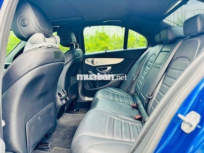 Mercedes Benz C Class 2017 C300 AMG - 60000 km