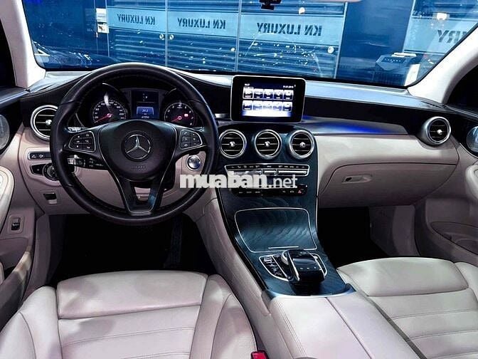 Mercedes Benz GLC 300 Model 2019 4MATIC - 63000 km