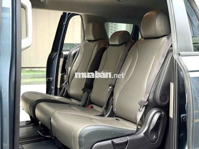 New Kia Carnival 2024 2.2D Luxury - 18.000 km