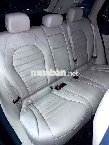 Mercedes Benz GLC 300 Model 2019 4MATIC - 63000 km