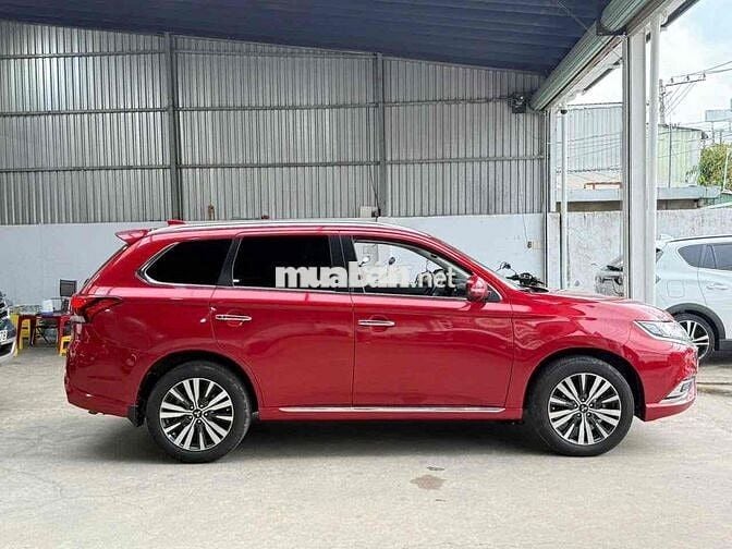 Mitsubishi Outlander 22/23 Premium 2.0 CVT - 12000