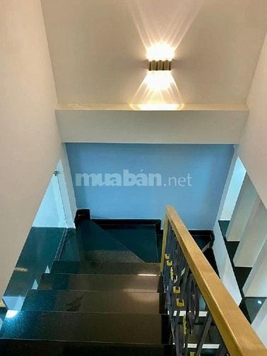 CẦN BÁN GẤP NHÀ HUỲNH VĂN BÁNH, PHÚ NHUẬN, ĐANG CHO THUÊ, BỚT TÍ LỘC 