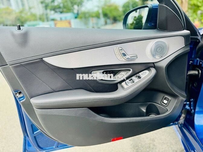 Mercedes Benz C Class 2017 C300 AMG - 60000 km