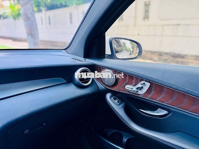 Mercedes Benz GLC 2021 200 4Matic - 89000 km
