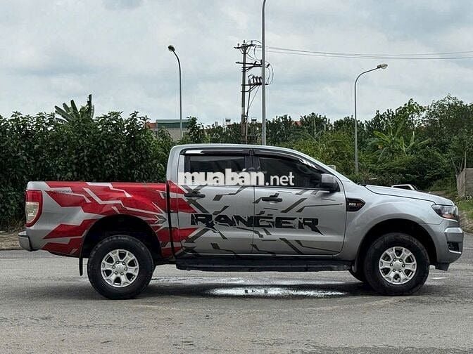 Bán xe Ford Ranger 2016 XLS 2.2L 4x2 MT màu bạc