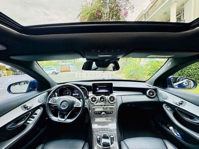 Mercedes Benz C Class 2017 C300 AMG - 60000 km