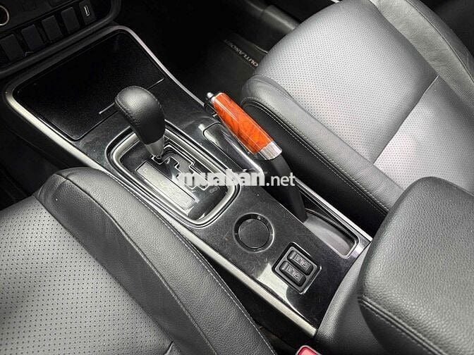 Mitsubishi Outlander 2019 2.0 CVT Premium - 70000