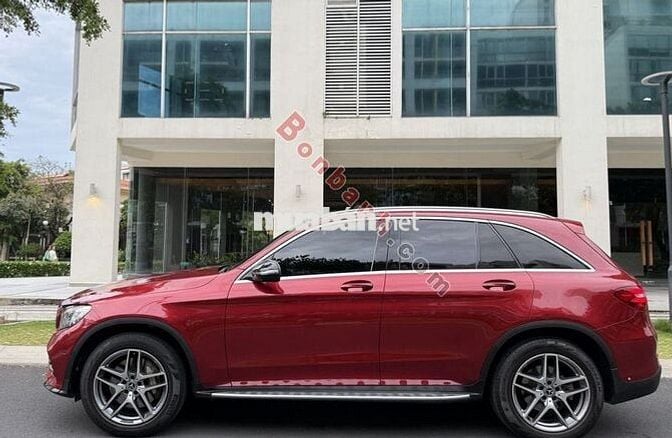 Xe Mercedes Benz GLC 300 4Matic 2018 -Màu đỏ