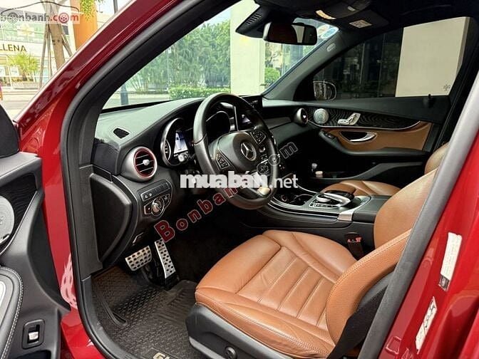 Mercedes Benz GLC 300 4Matic 2018 - 990 Triệu