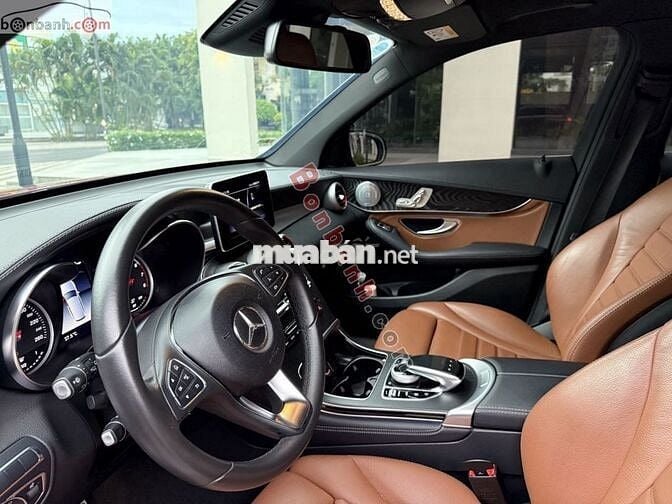 Mercedes Benz GLC 300 4Matic 2018 - 990 Triệu