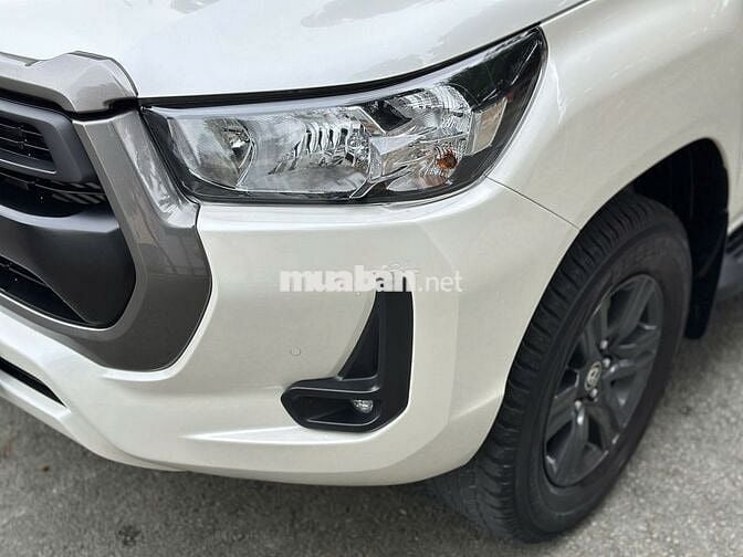 Toyota Hilux 2021 4x2 AT, full lịch sử, vay 70%