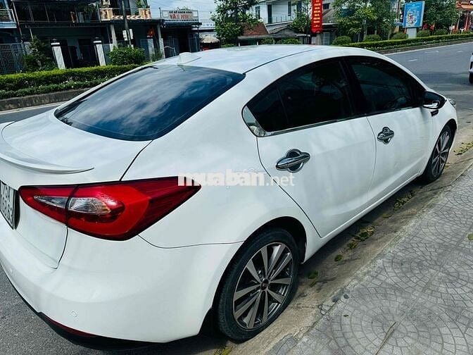 Gia Đình cần bán Kia K3 2014 - 110000 km