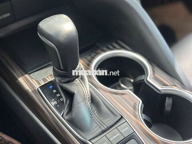 Toyota Camry 2019 2.5Q xe cọp full LS, có bảo hành