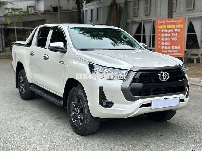 Toyota Hilux 2021 4x2 AT, full lịch sử, vay 70%
