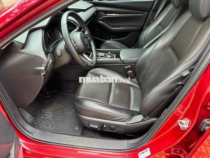 Mazda 3 2024 1.5L Luxury - 14000 km