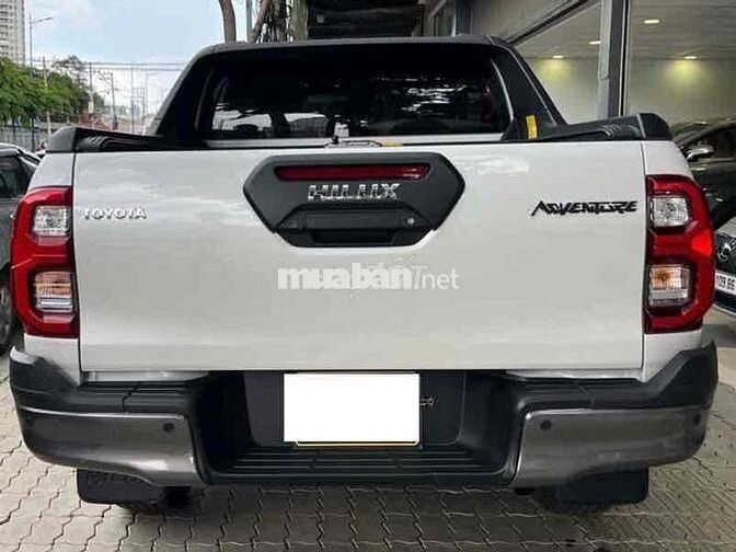 Toyota Hilux 2024 Adventure 2.8L 4x4 AT - 15000 km