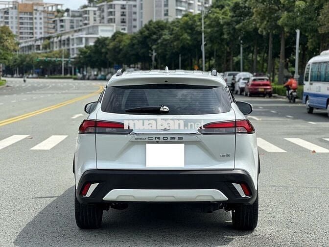 Toyota Corolla Cross 2021 1.8V lướt, có vay NH 70%