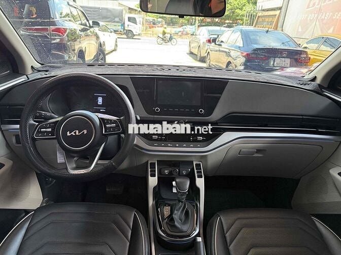 Kia Carens 2023 1.5G Luxury - 20000 km một chủ