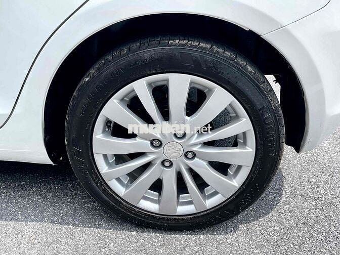 Suzuki Swift 2015 1.4 AT -