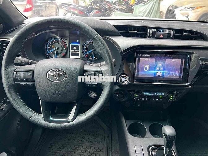 Toyota Hilux 2024 Adventure 2.8L 4x4 AT - 15000 km