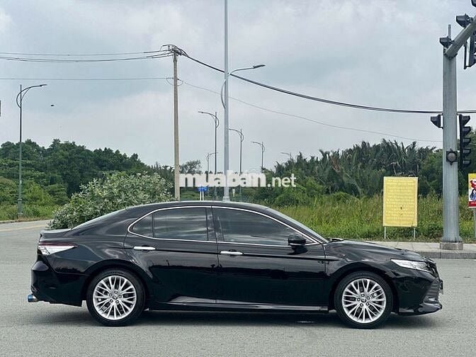 Toyota Camry 2019 2.5Q xe cọp full LS, có bảo hành