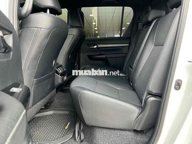 Toyota Hilux 2024 Adventure 2.8L 4x4 AT - 15000 km