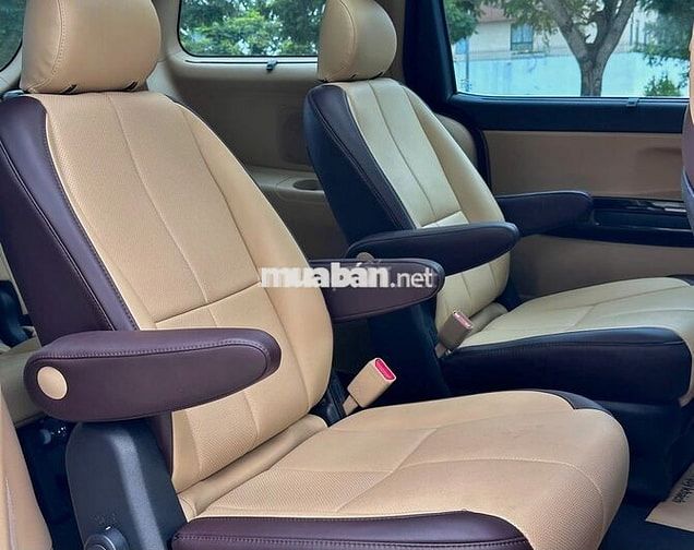 Kia Sedona 2018 xăng, xe đẹp full LS, có bảo hành