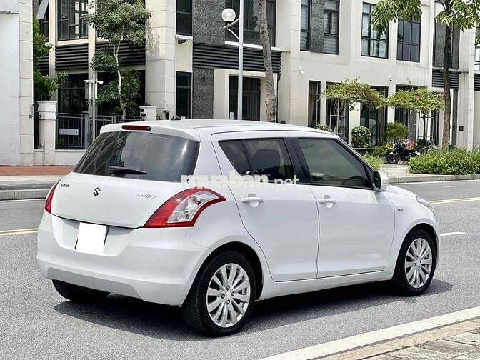 Suzuki Swift 2015 1.4 AT -