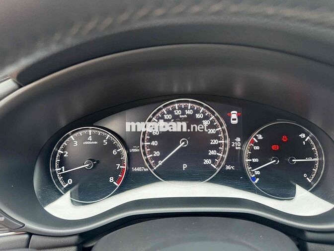 Mazda 3 2024 1.5L Luxury - 14000 km