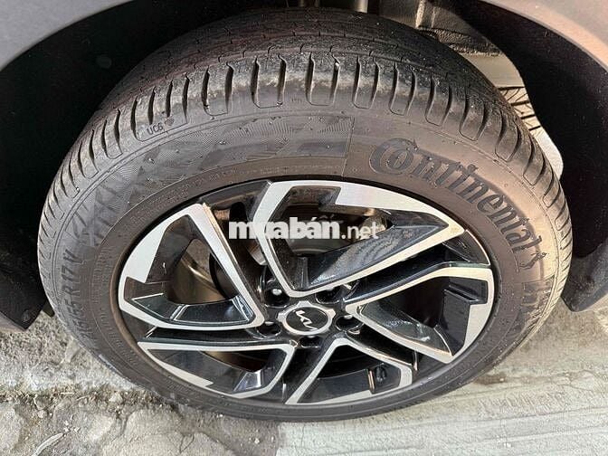 Kia Carens 2023 1.5G Luxury - 20000 km một chủ