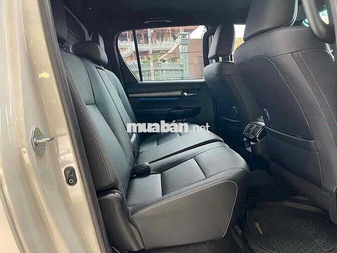 Toyota Hilux 2024 Adventure 2.8L 4x4 AT - 15000 km
