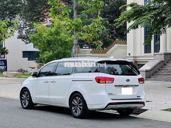Kia Sedona 2018 xăng, xe đẹp full LS, có bảo hành