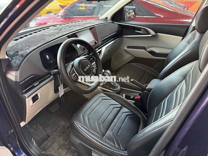 Kia Carens 2023 1.5G Luxury - 20000 km một chủ