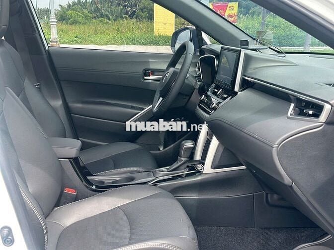 Toyota Corolla Cross 2021 1.8V lướt, có vay NH 70%