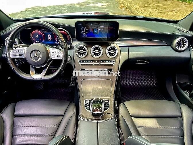 Mercedes Benz C300 AMG 2019 Full Option