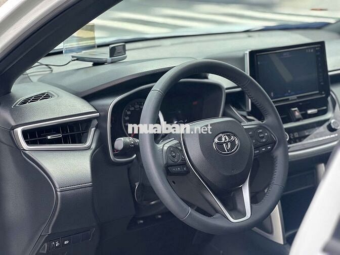 Toyota Corolla Cross 2021 1.8V lướt, có vay NH 70%
