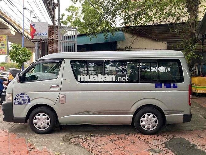 Toyota Hiace 2011 Máy Dầu 2.5 - 220000 km