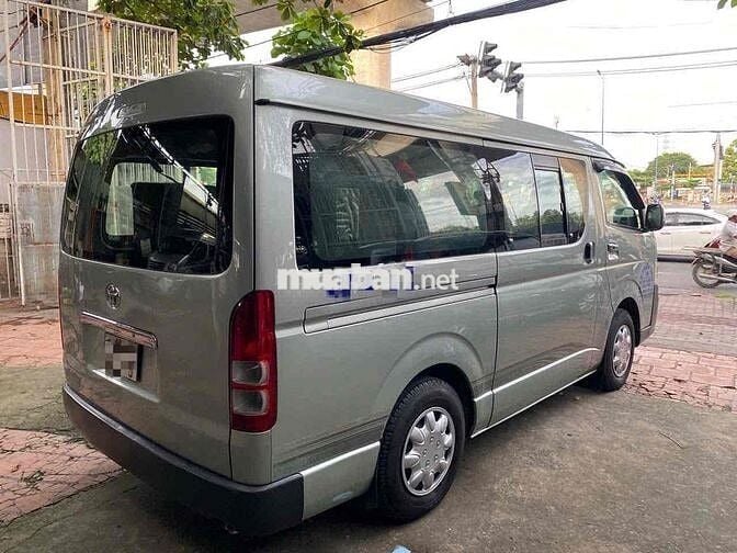 Toyota Hiace 2011 Máy Dầu 2.5 - 220000 km