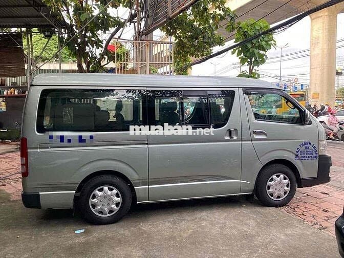 Toyota Hiace 2011 Máy Dầu 2.5 - 220000 km