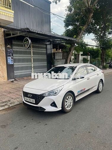 Hyundai Accent 1.4AT sx 2023, odo 3v, zin 95%.