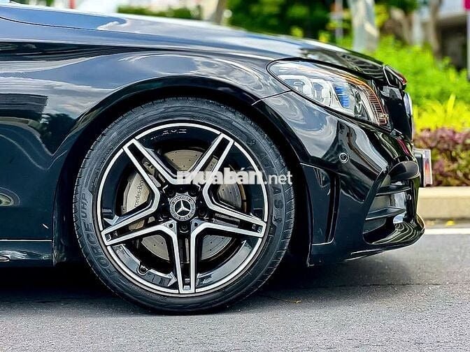 Mercedes Benz C300 AMG 2019 Full Option