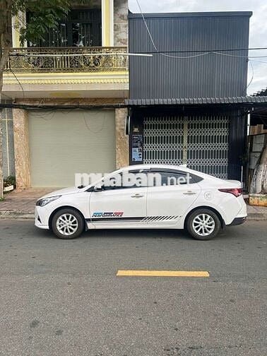 Hyundai Accent 1.4AT sx 2023, odo 3v, zin 95%.