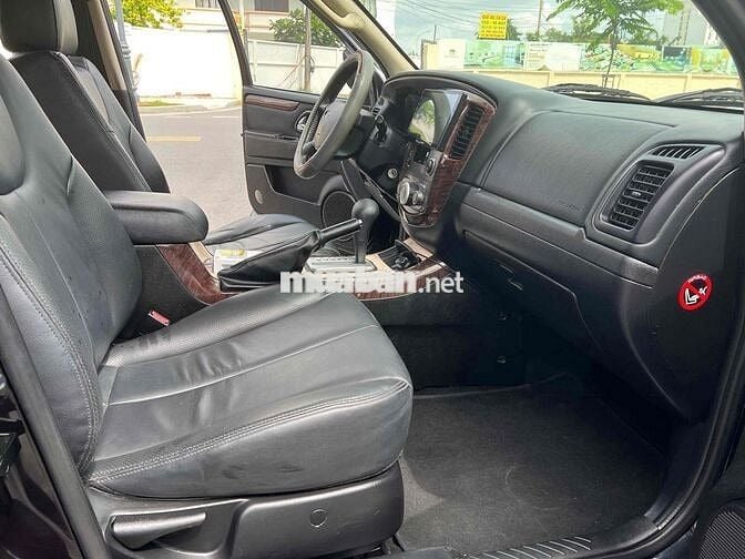 Hãng xe bán FORD ESCAPE XLT 4x4 2012