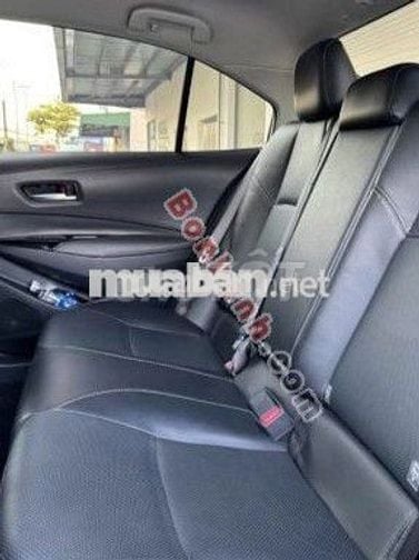 Toyota Altis 1.8V màu đen-2022 nhập Thái
