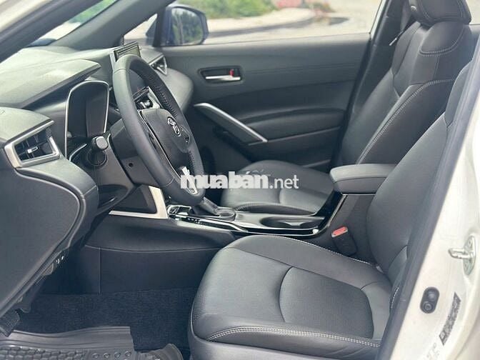 Toyota Corolla Cross 2021 1.8V lướt, có vay NH 70%